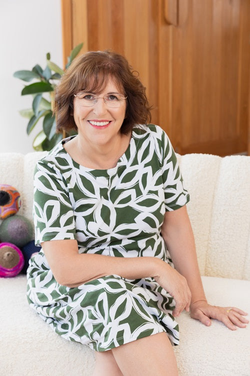 Elizabeth-Rigg-Childbirth-Educator-Sitting